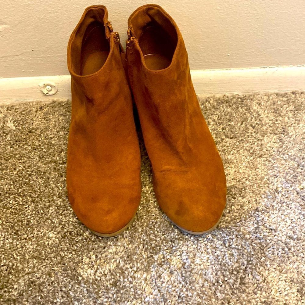 Old Navy suede booties 